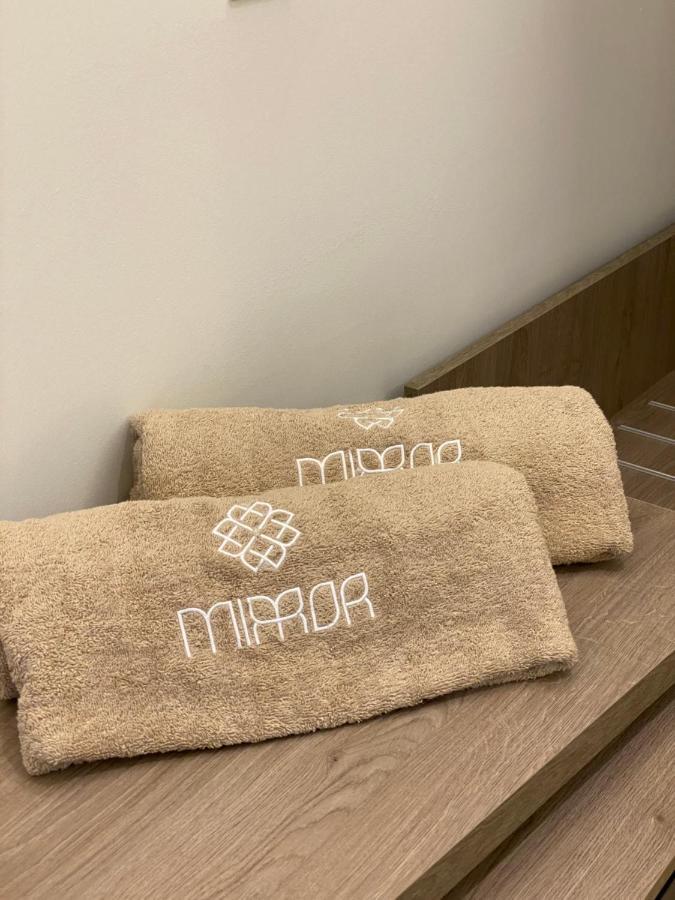 Mirror Hotel Πολύχρονο Εξωτερικό φωτογραφία