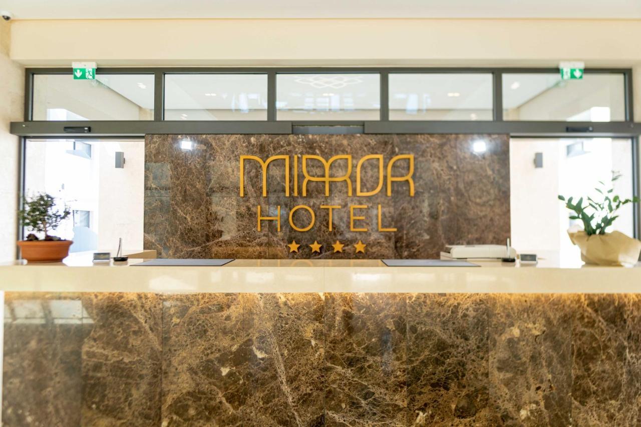 Mirror Hotel Πολύχρονο Εξωτερικό φωτογραφία